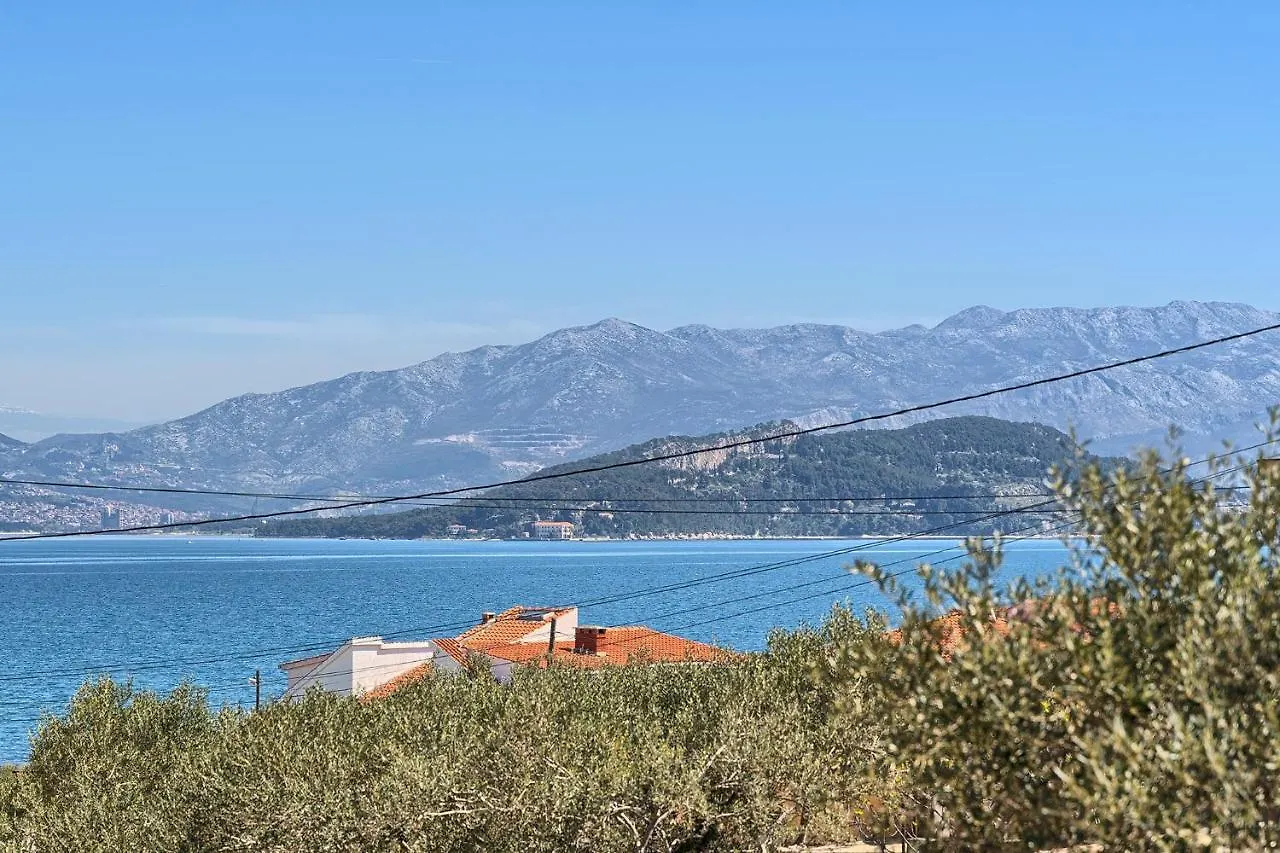 Jelena'S Place - Elegant Flats Close To Sea Slatine 0*,  Croatia