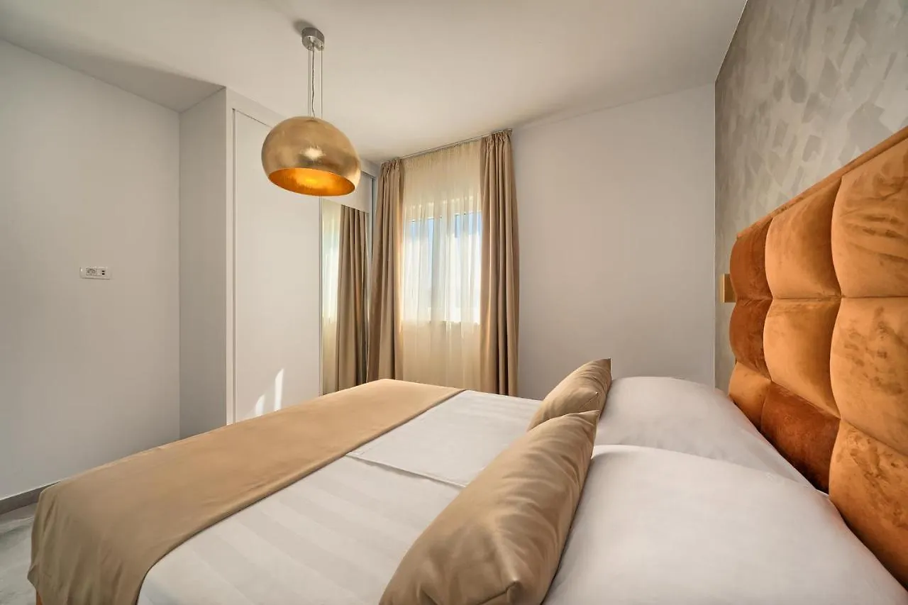 Jelena'S Place - Elegant Flats Close To Sea スラティネ 0*,